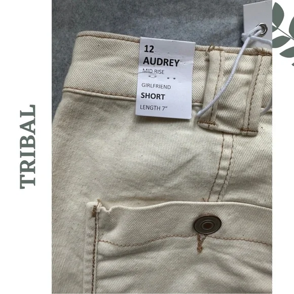 Tribal Jeans Shorts Audrey Mid Rise Girlfriend Length 7" Cream Zipper Front - Picture 5 of 7